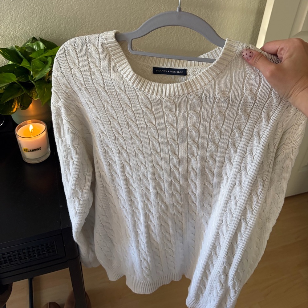 Brandy Melville sweater